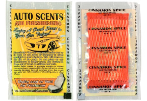 Ароматизатор автомобільний у подушечці AUTO SCENTS "Cinnamon Spice" (Спеція кориці)
