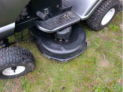 Газонокосарка John Deere з покриттям RAPTOR Чорний