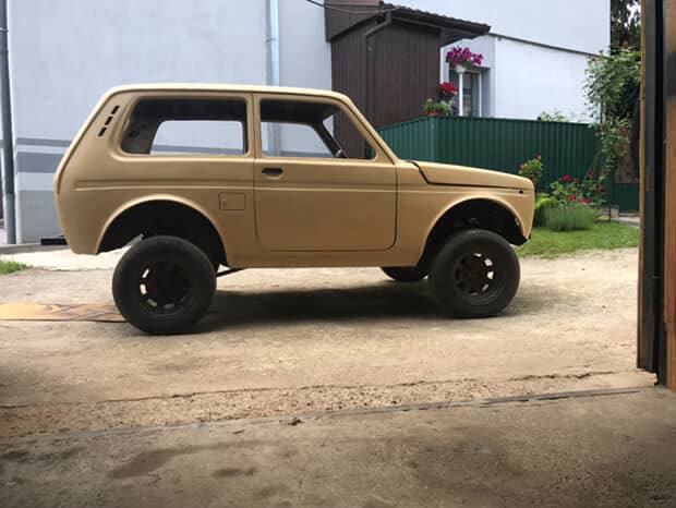 Бежевий раптор для авто